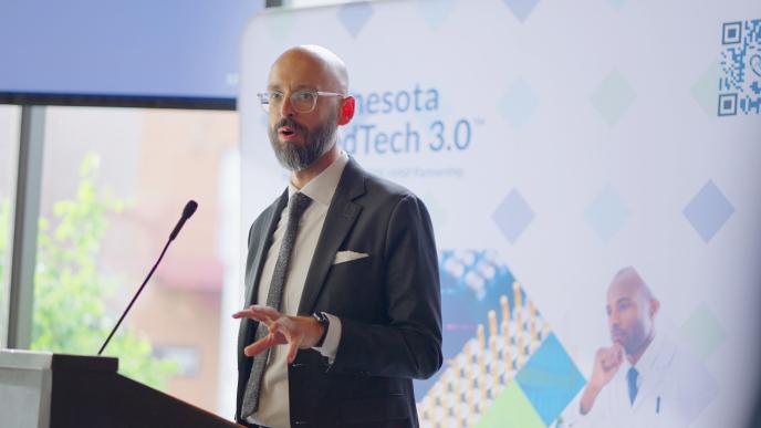 Photo of EDA’s Eric Smith speaking at the Minnesota MedTech Tech Hub.